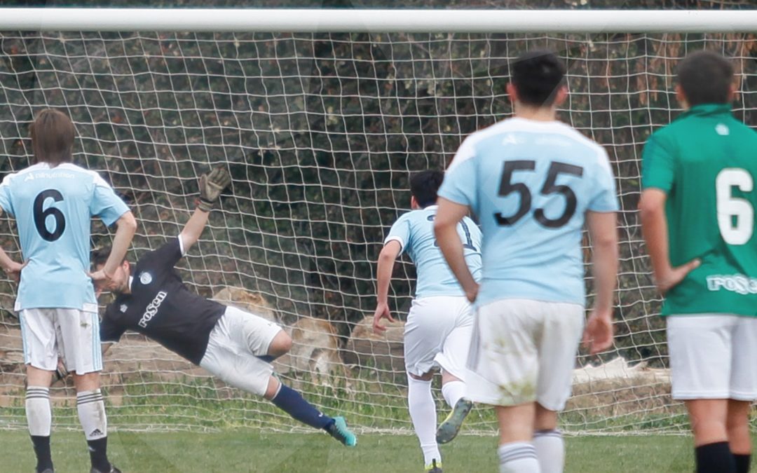 Con la fuerza de su amuleto, Colón corta la racha de Academia